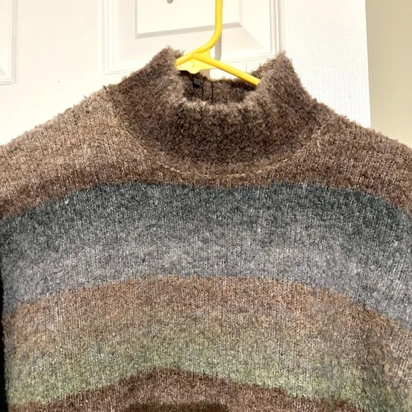 Sweater - Picture 3 of 7